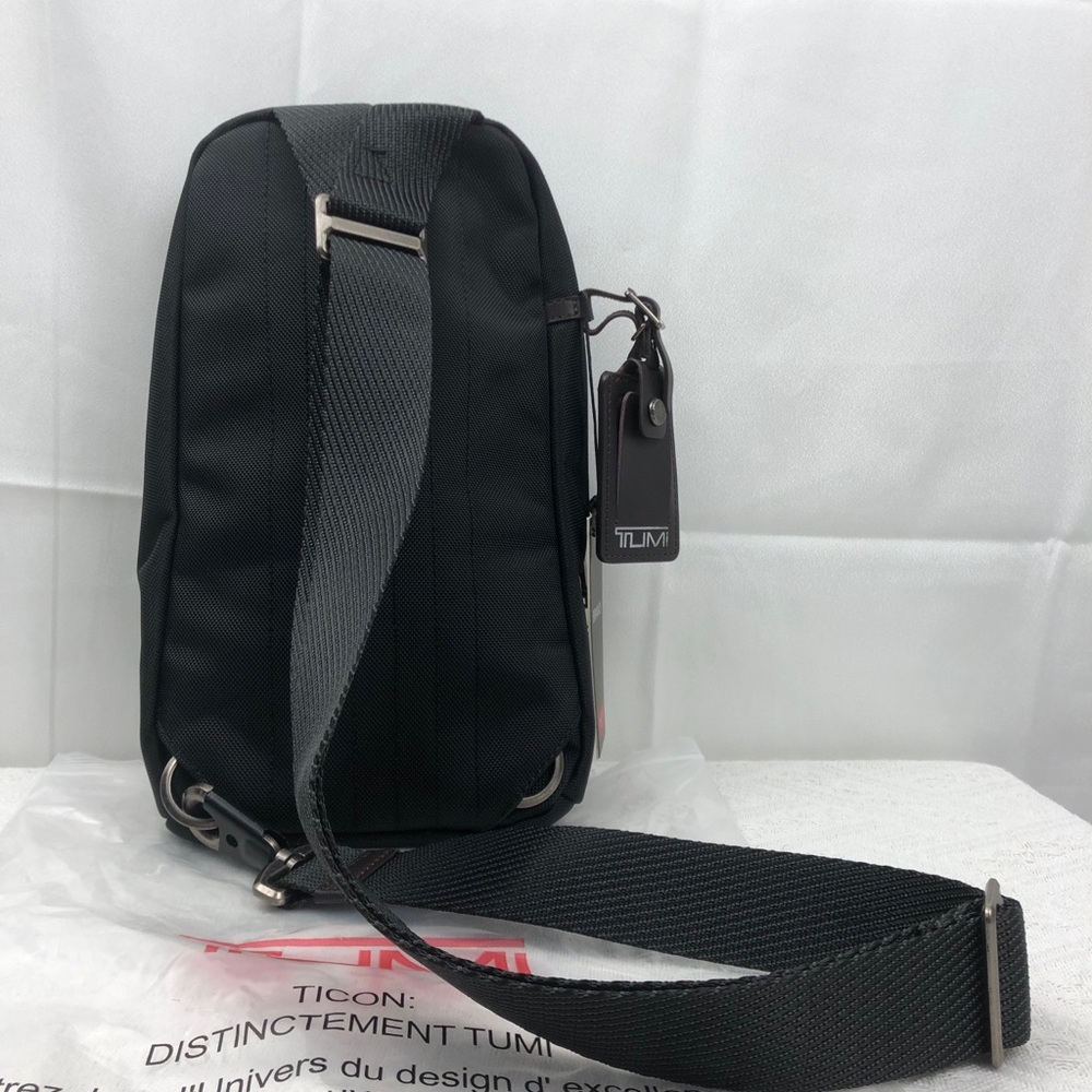 TU.MI SLING BAG In black - Picture 3 of 8